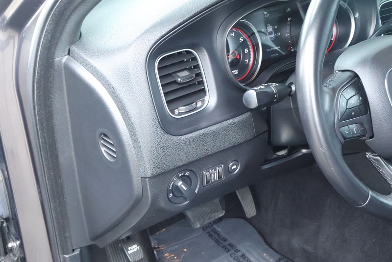 Dodge Charger Vehicle Full-screen Gallery Image 16