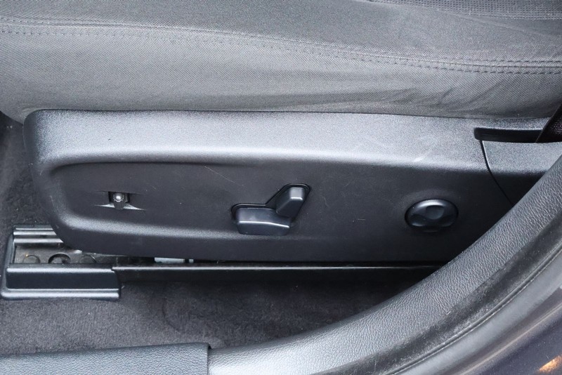 Dodge Charger Vehicle Full-screen Gallery Image 17