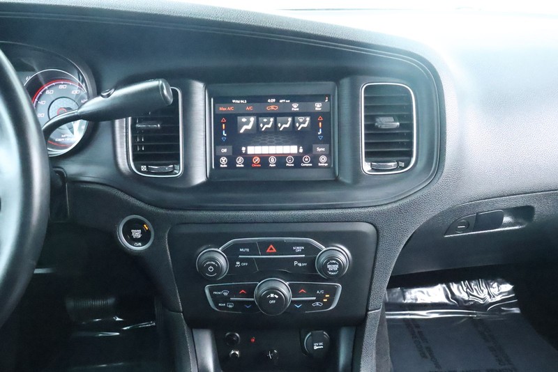 Dodge Charger Vehicle Full-screen Gallery Image 31