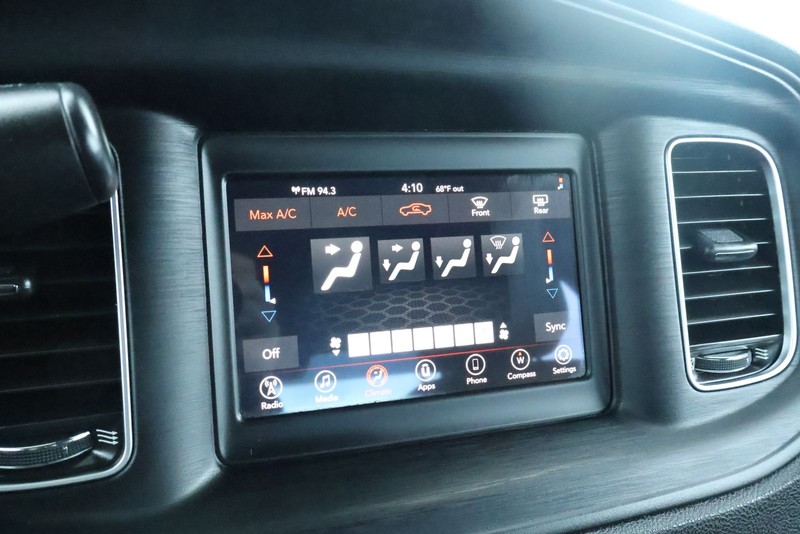 Dodge Charger Vehicle Full-screen Gallery Image 32