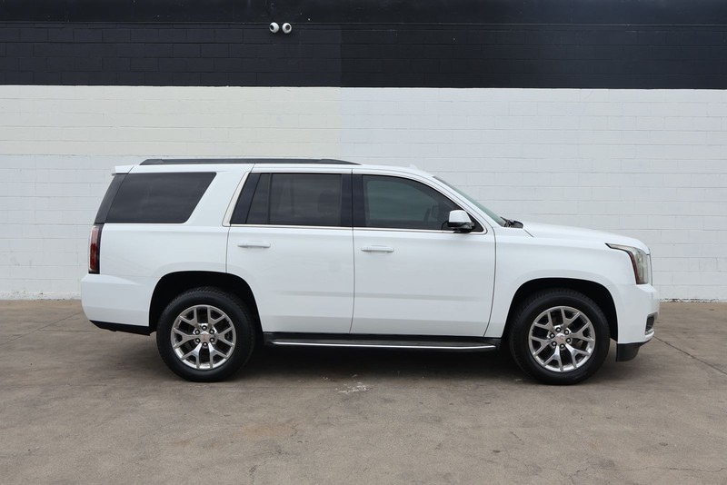 GMC Yukon Vehicle Full-screen Gallery Image 04