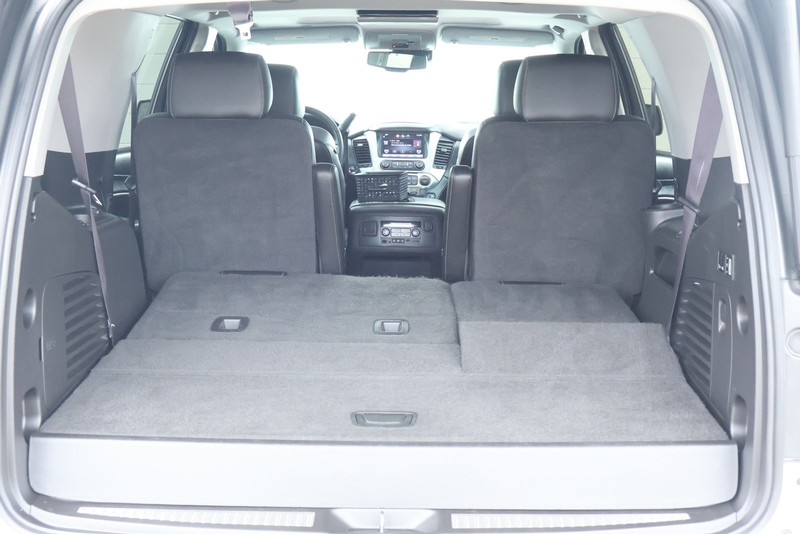 GMC Yukon Vehicle Full-screen Gallery Image 11