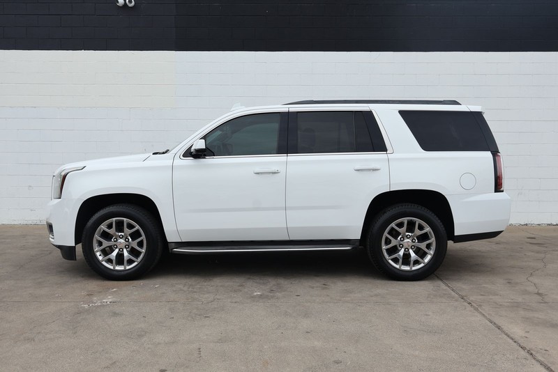 GMC Yukon Vehicle Full-screen Gallery Image 14