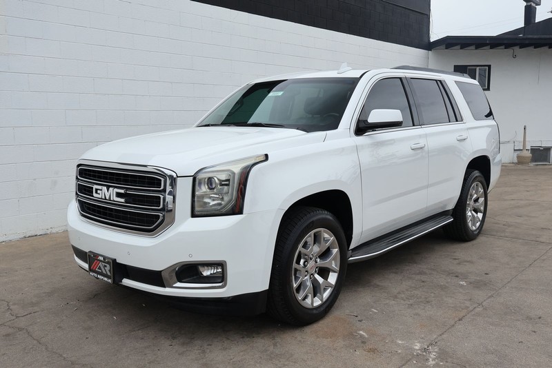 GMC Yukon Vehicle Full-screen Gallery Image 15