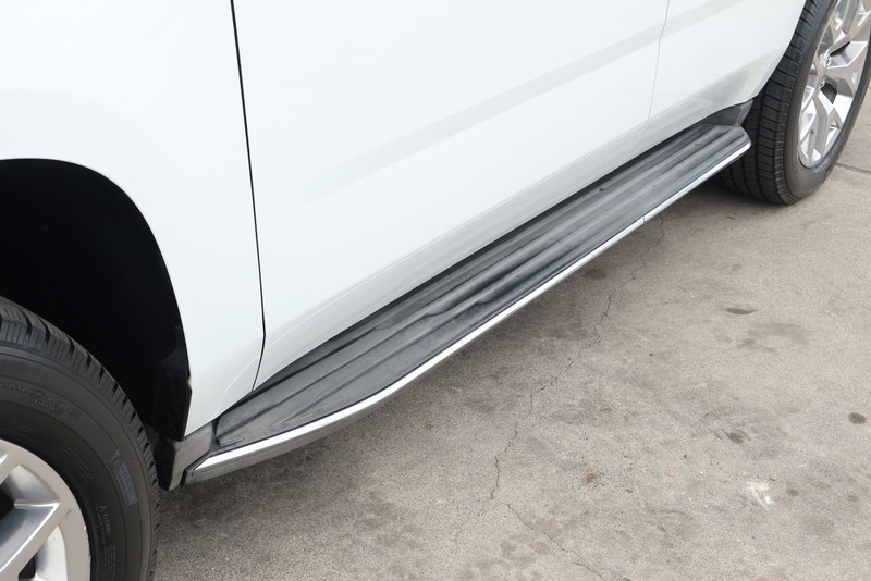 GMC Yukon Vehicle Full-screen Gallery Image 16