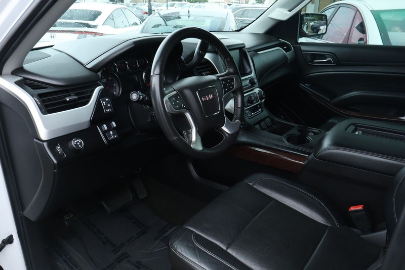 GMC Yukon Vehicle Full-screen Gallery Image 21