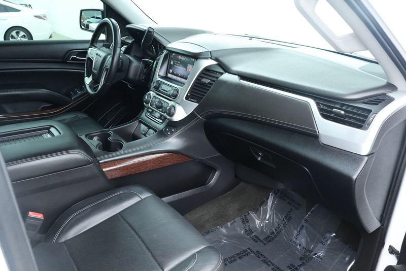 GMC Yukon Vehicle Full-screen Gallery Image 26
