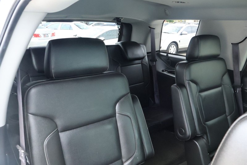 GMC Yukon Vehicle Full-screen Gallery Image 29