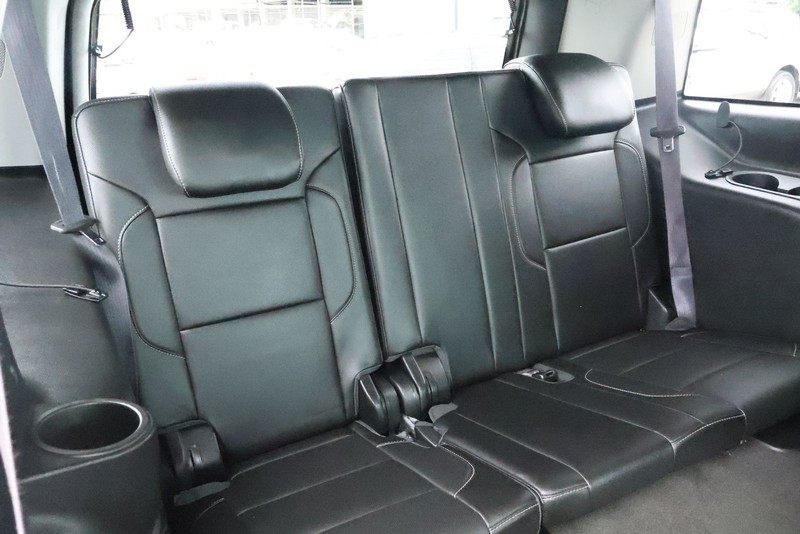 GMC Yukon Vehicle Full-screen Gallery Image 30