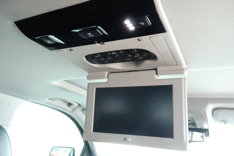 GMC Yukon Vehicle Full-screen Gallery Image 32