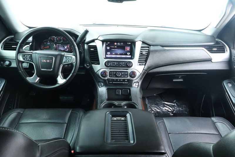 GMC Yukon Vehicle Full-screen Gallery Image 33