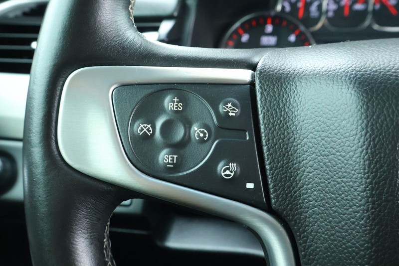 GMC Yukon Vehicle Full-screen Gallery Image 36