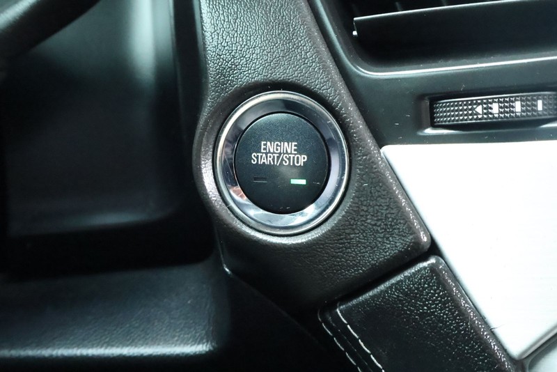 GMC Yukon Vehicle Full-screen Gallery Image 38