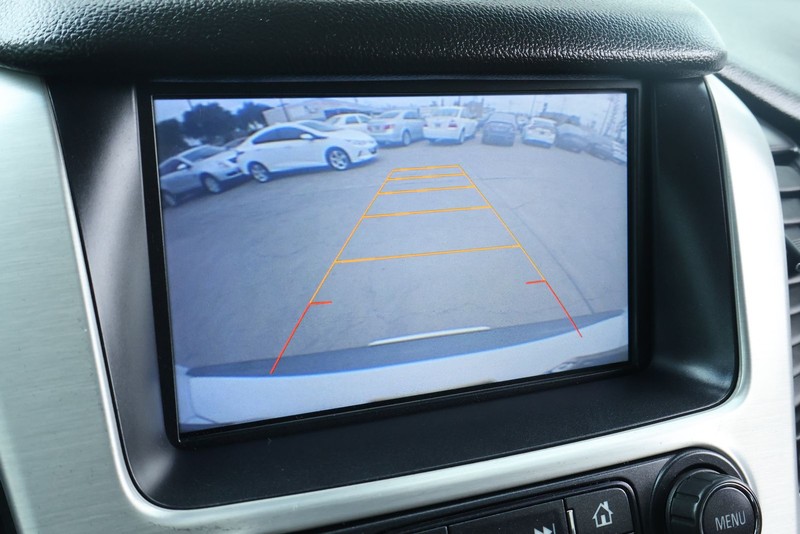 GMC Yukon Vehicle Full-screen Gallery Image 41