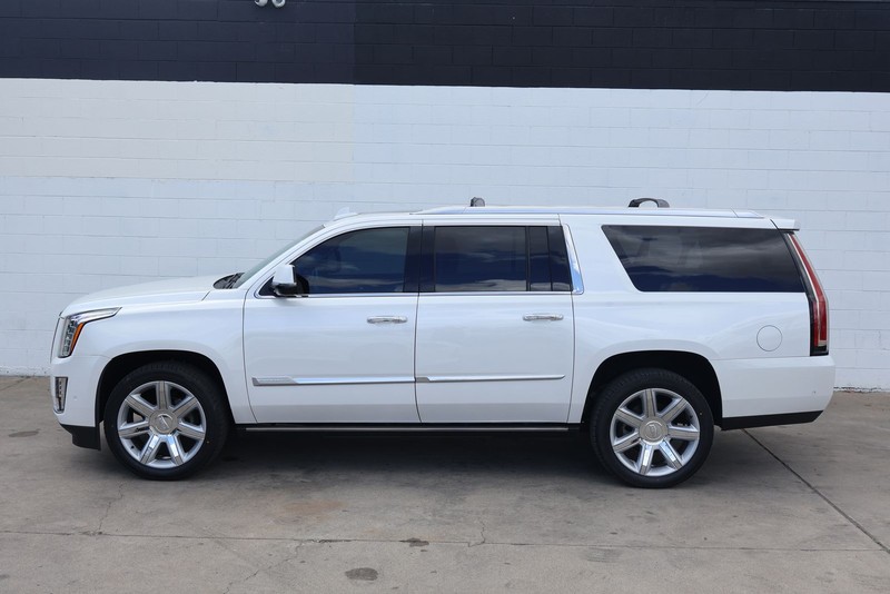 Cadillac Escalade ESV Vehicle Full-screen Gallery Image 14