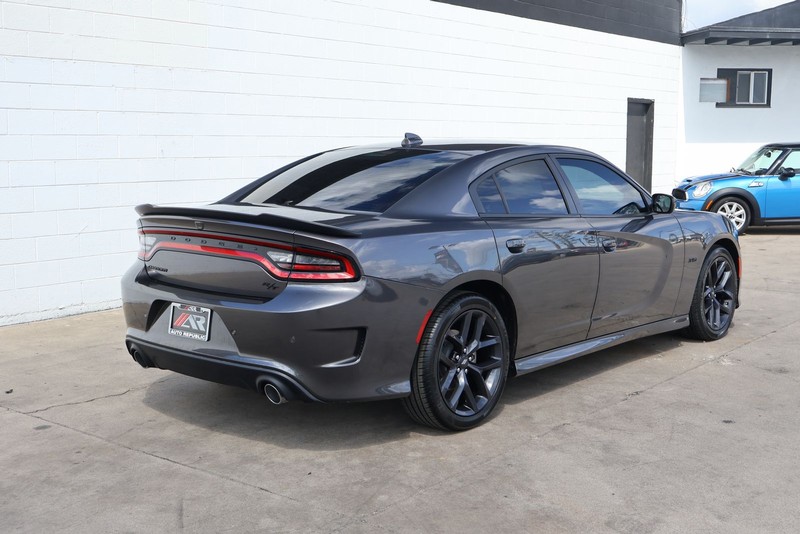 Dodge Charger Vehicle Full-screen Gallery Image 05