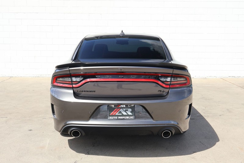 Dodge Charger Vehicle Full-screen Gallery Image 06