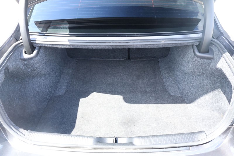 Dodge Charger Vehicle Full-screen Gallery Image 08