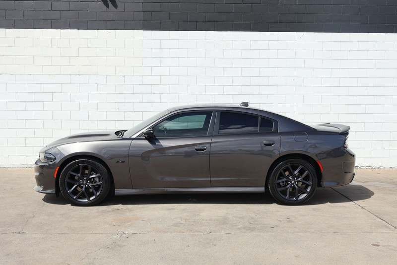 Dodge Charger Vehicle Full-screen Gallery Image 10