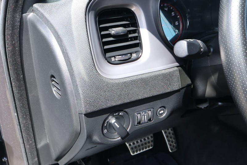 Dodge Charger Vehicle Full-screen Gallery Image 16