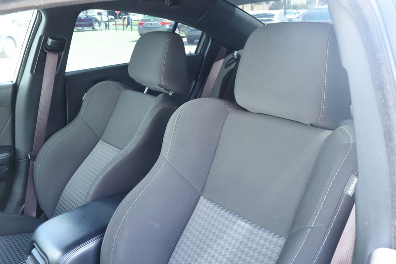 Dodge Charger Vehicle Full-screen Gallery Image 19