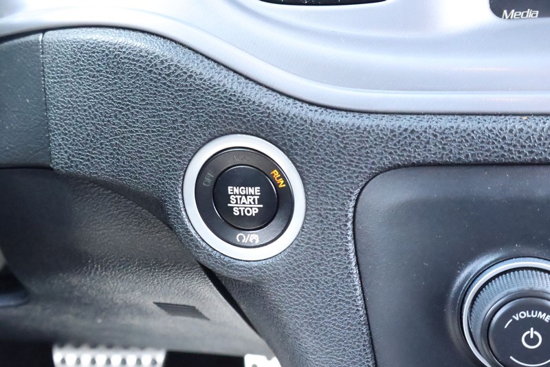 Dodge Charger Vehicle Full-screen Gallery Image 29