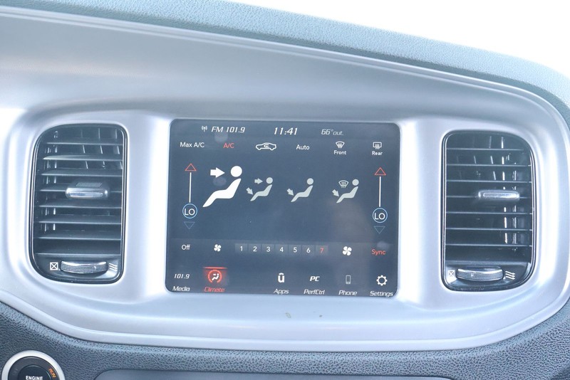 Dodge Charger Vehicle Full-screen Gallery Image 30