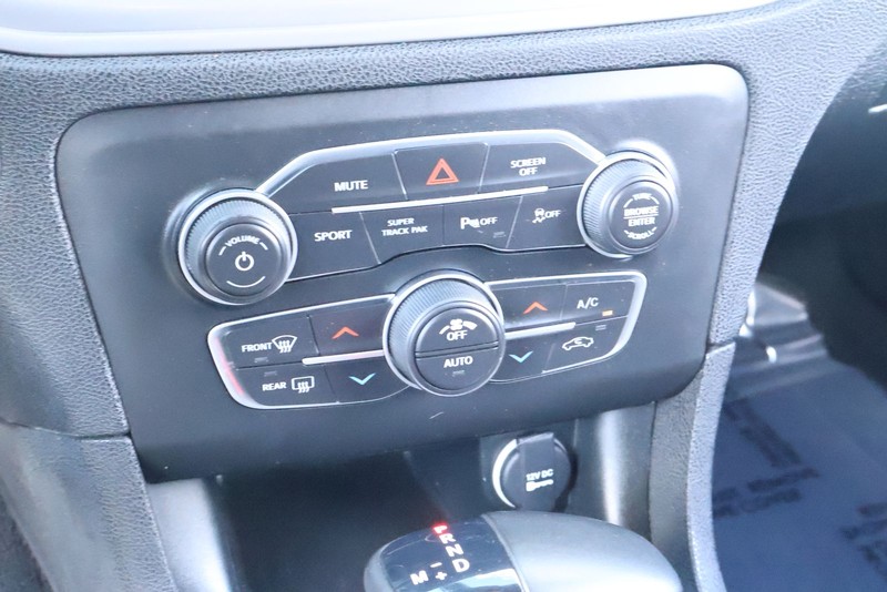 Dodge Charger Vehicle Full-screen Gallery Image 32