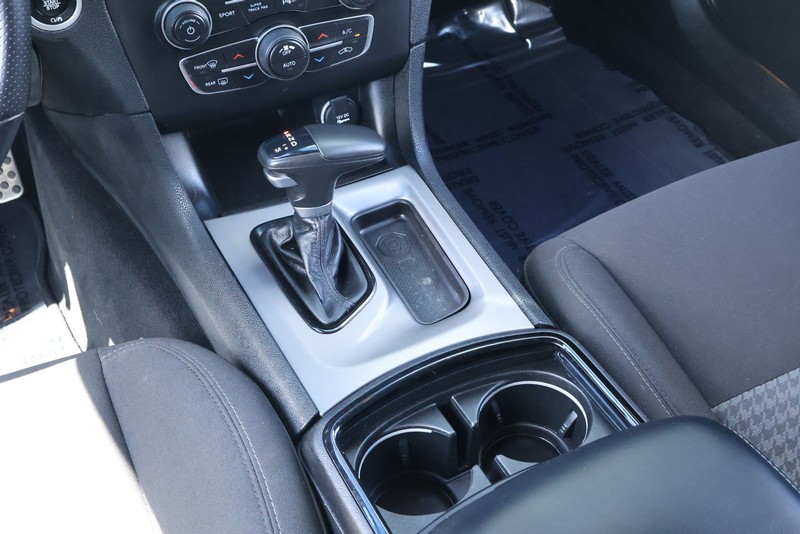 Dodge Charger Vehicle Full-screen Gallery Image 33