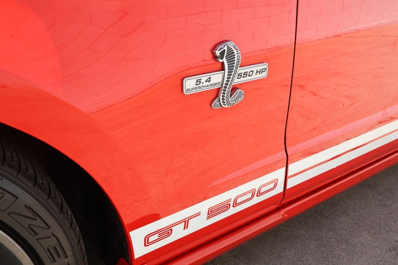 Ford Mustang Vehicle Full-screen Gallery Image 14