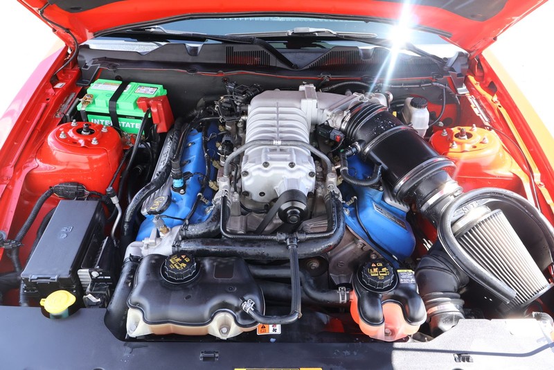 Ford Mustang Vehicle Full-screen Gallery Image 15