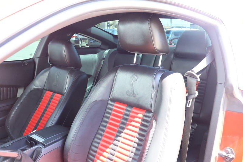 Ford Mustang Vehicle Full-screen Gallery Image 22