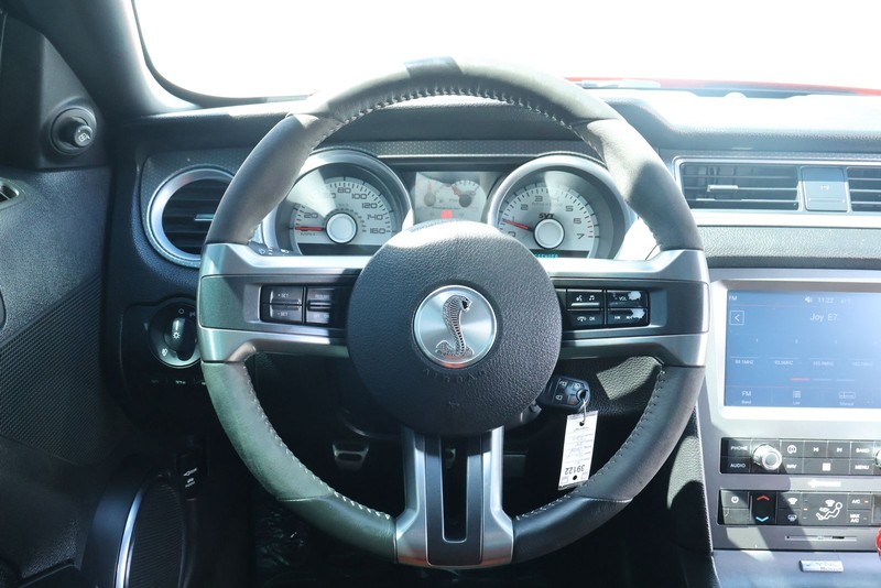 Ford Mustang Vehicle Full-screen Gallery Image 29