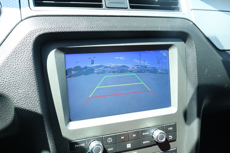 Ford Mustang Vehicle Full-screen Gallery Image 32