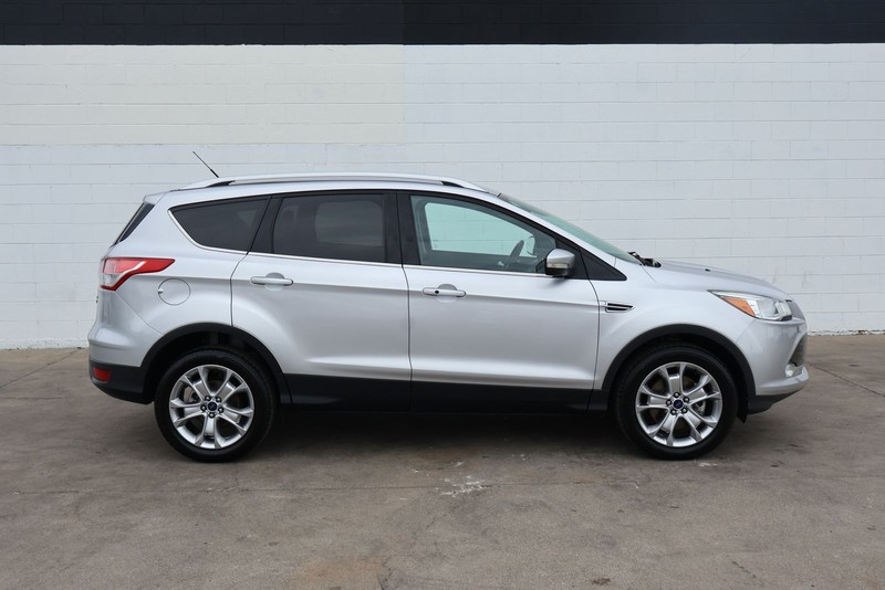 Ford Escape Vehicle Full-screen Gallery Image 04