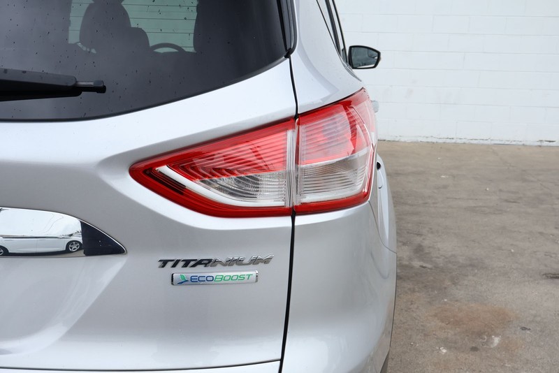 Ford Escape Vehicle Full-screen Gallery Image 07