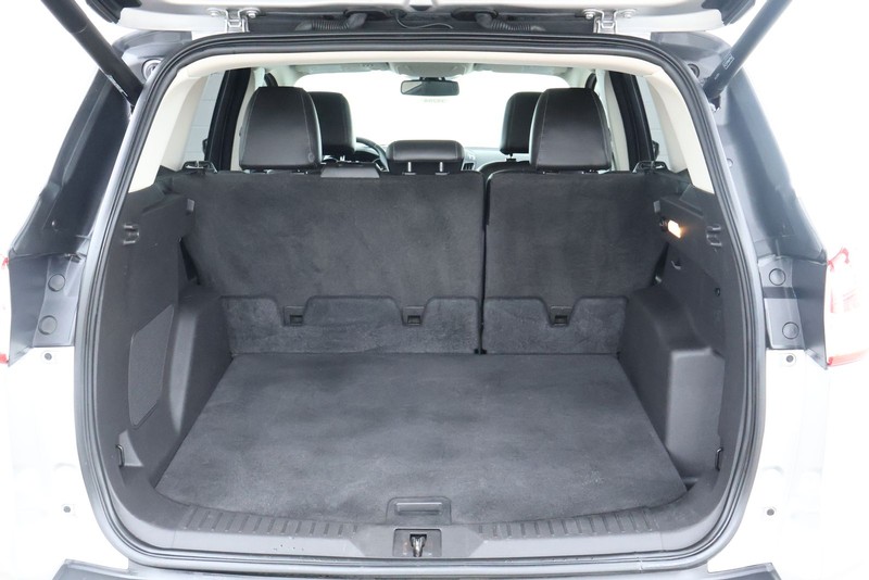 Ford Escape Vehicle Full-screen Gallery Image 08