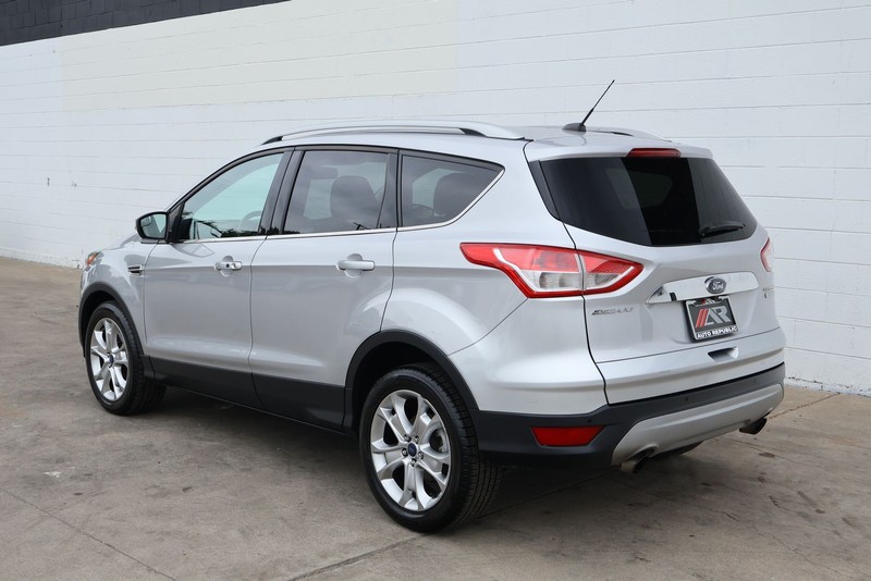 Ford Escape Vehicle Full-screen Gallery Image 11