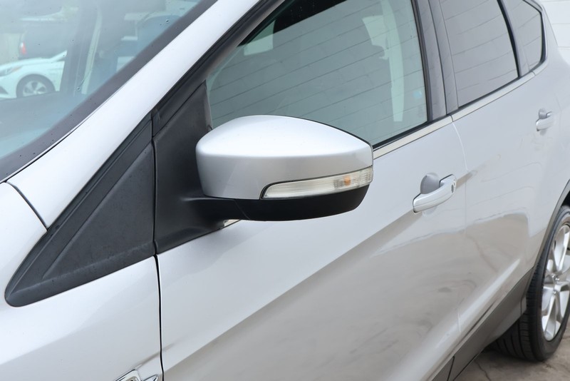 Ford Escape Vehicle Full-screen Gallery Image 14