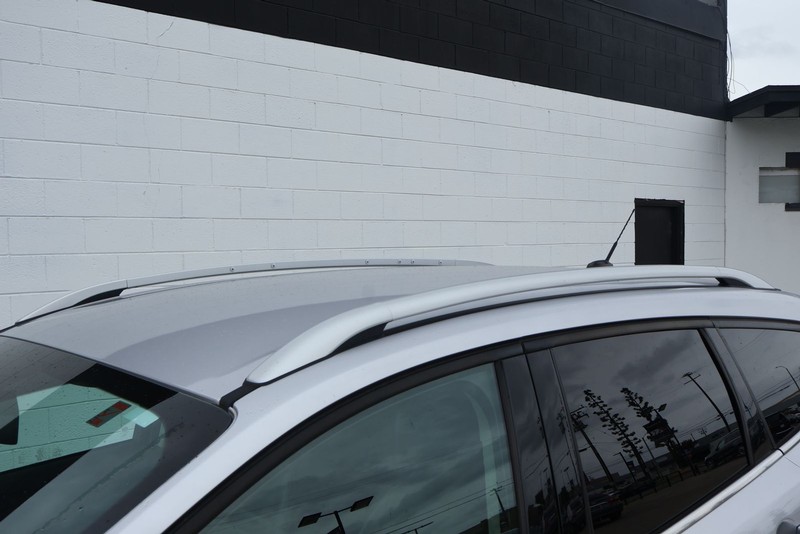 Ford Escape Vehicle Full-screen Gallery Image 15