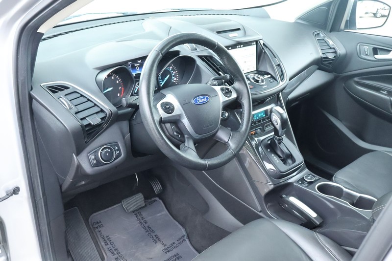 Ford Escape Vehicle Full-screen Gallery Image 19