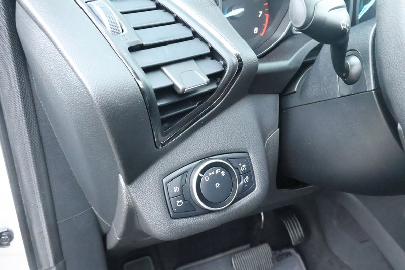 Ford Escape Vehicle Full-screen Gallery Image 20