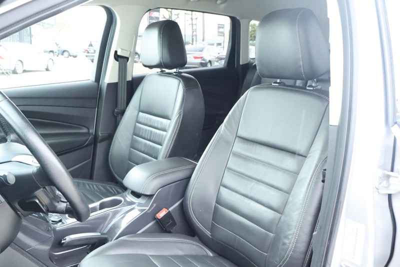 Ford Escape Vehicle Full-screen Gallery Image 21