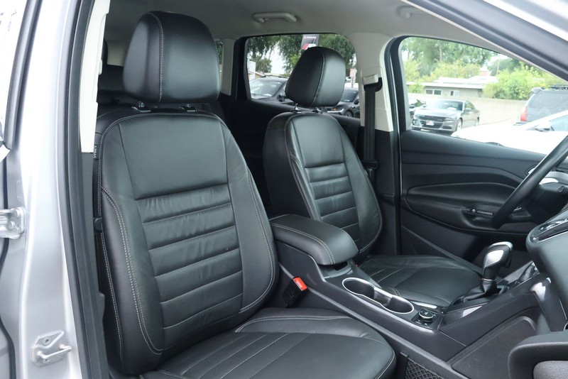 Ford Escape Vehicle Full-screen Gallery Image 25