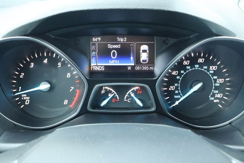 Ford Escape Vehicle Full-screen Gallery Image 29