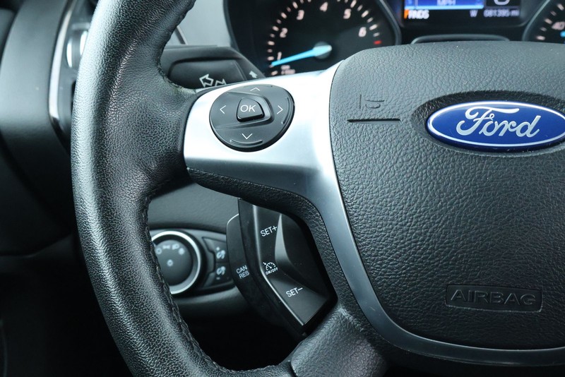 Ford Escape Vehicle Full-screen Gallery Image 31