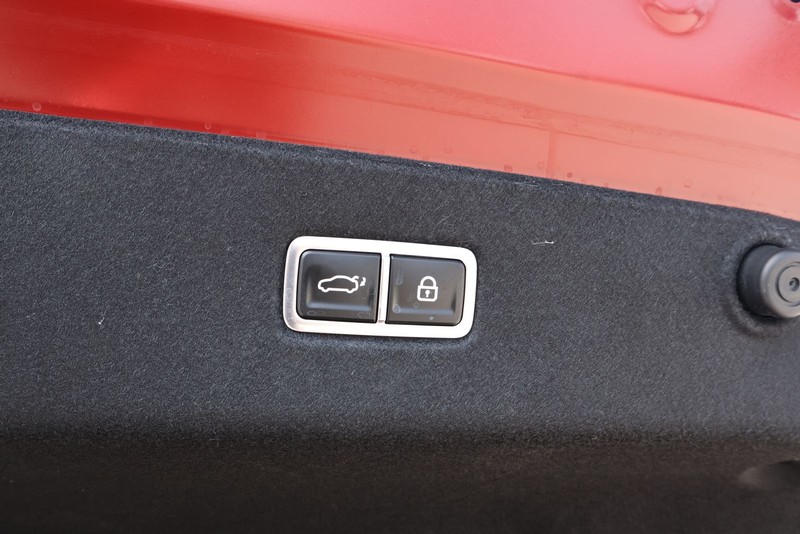 Hyundai IONIQ 6 Vehicle Full-screen Gallery Image 10