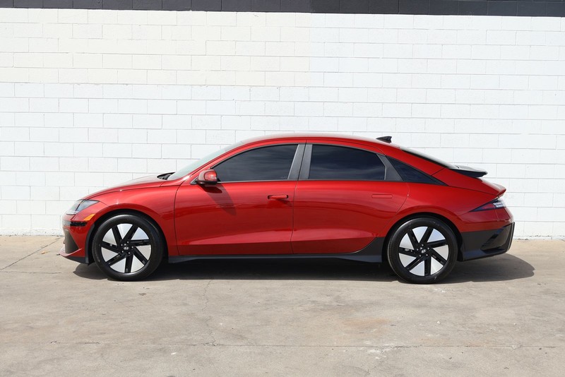 Hyundai IONIQ 6 Vehicle Full-screen Gallery Image 13