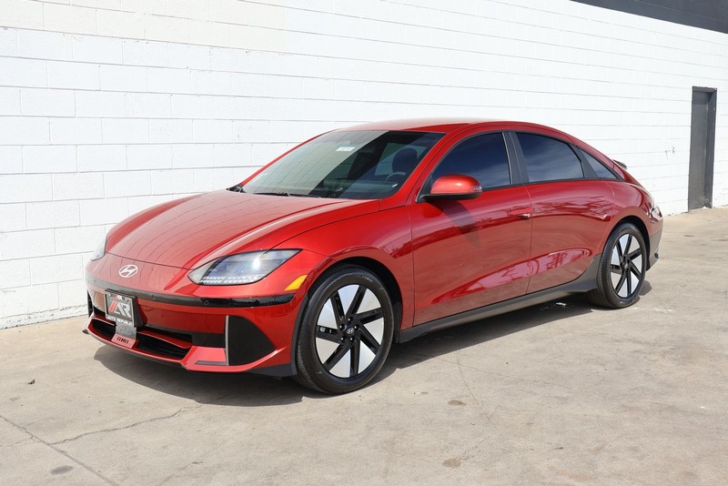 Hyundai IONIQ 6 Vehicle Full-screen Gallery Image 14