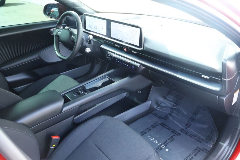 Hyundai IONIQ 6 Vehicle Full-screen Gallery Image 24